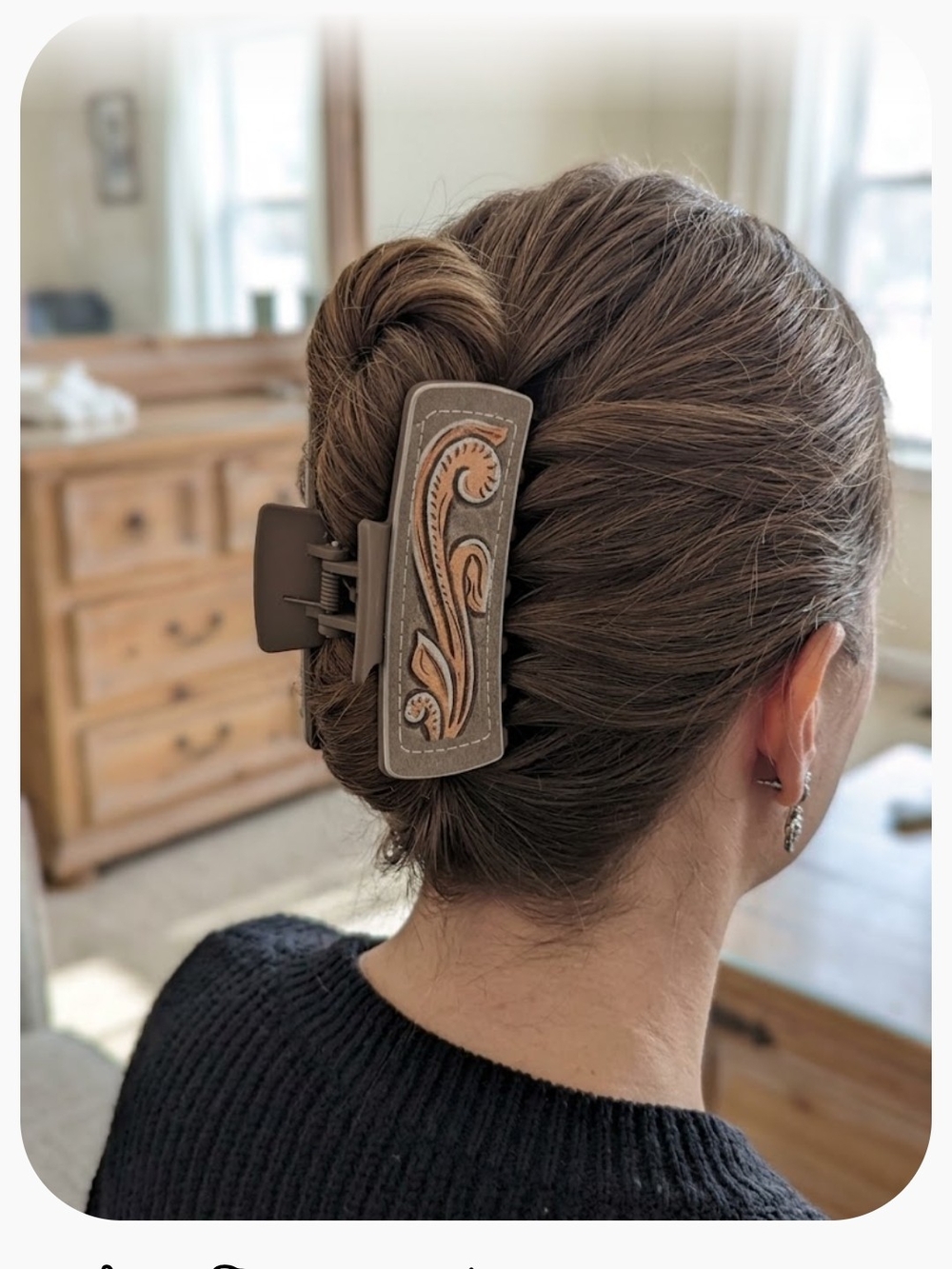Neutral Brown Decorative Hair Claw Clip - Women's Accessory